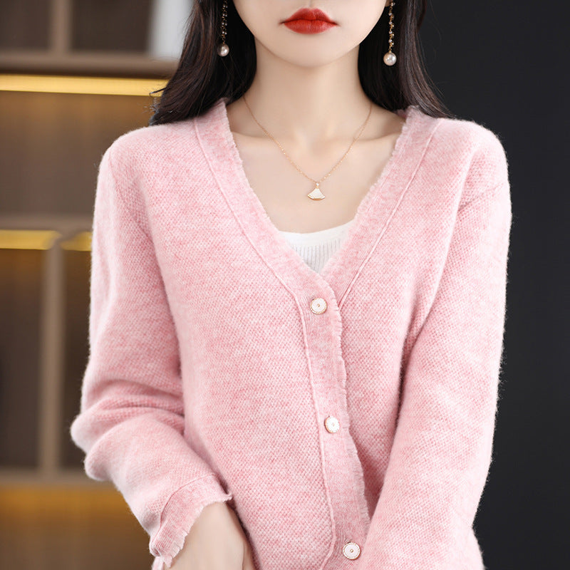 Damen Kurzgeschnittener V‑Ausschnitt‑Cardigan mit feinem Flor und Perlmuttknöpfen Drune