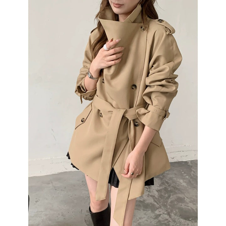 Damen Kurztrench im Boxy-Cut mit hohem Stehkragen und verstellbarem Taillengürtel Drune