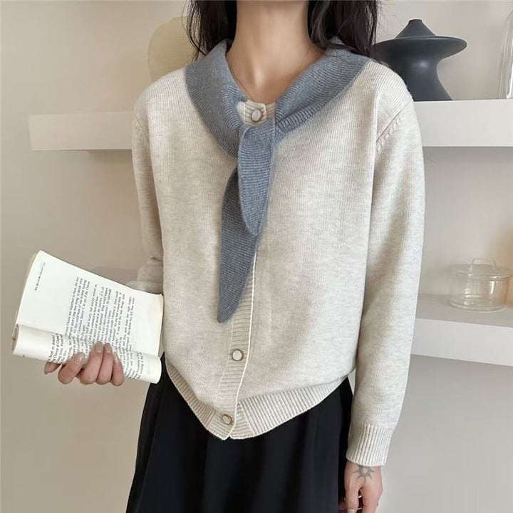 Damen modische Strickjacke mit dekorativem Schal und Knopfdetails Drune