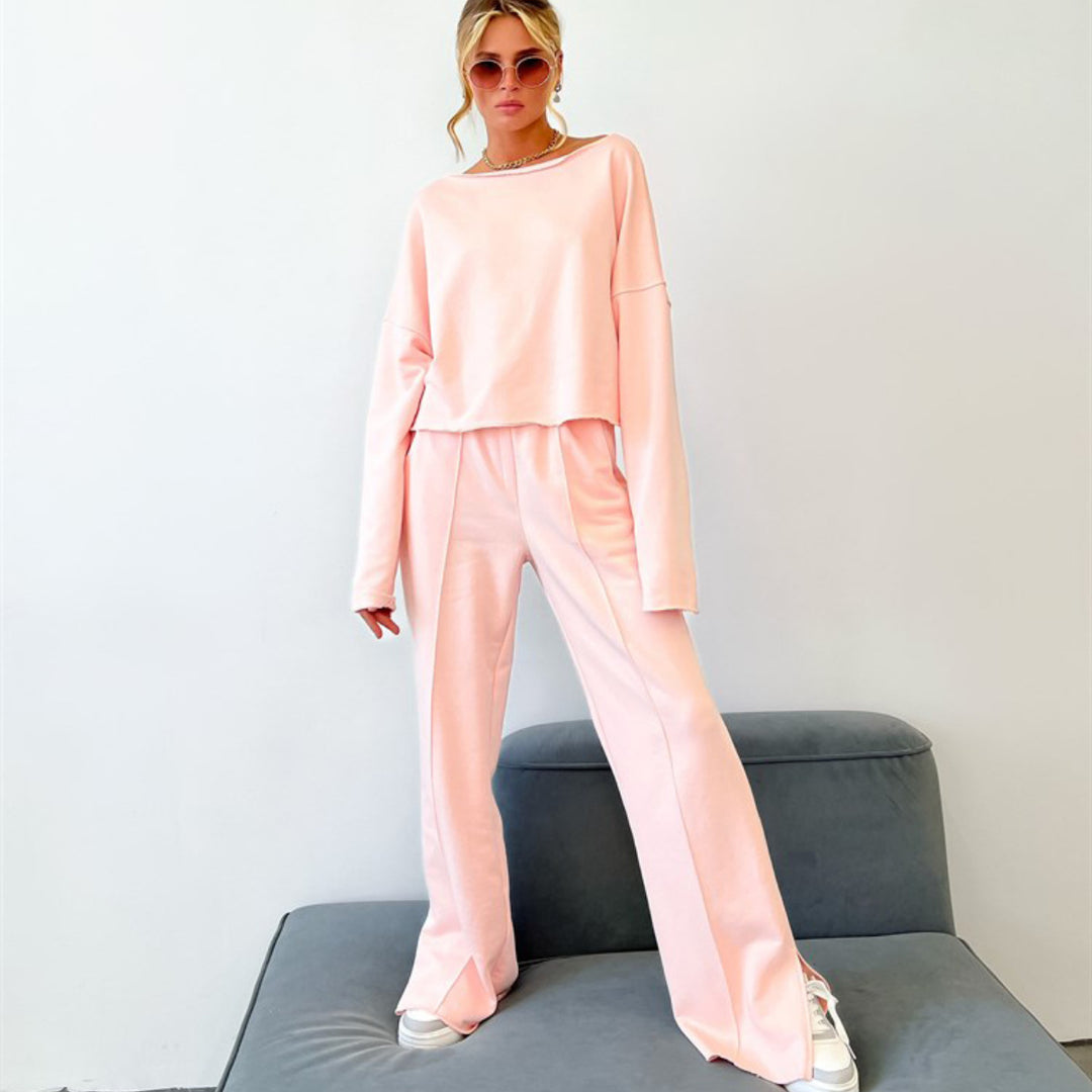 Damen lässiger Sweatshirt und weite Hose im entspannten Stil