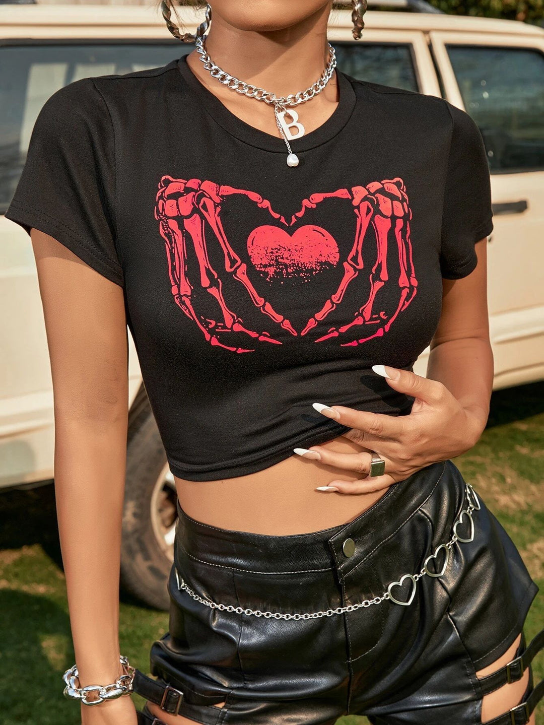Damen Crop-Top mit kreativem Skeletthand-Motiv Drune