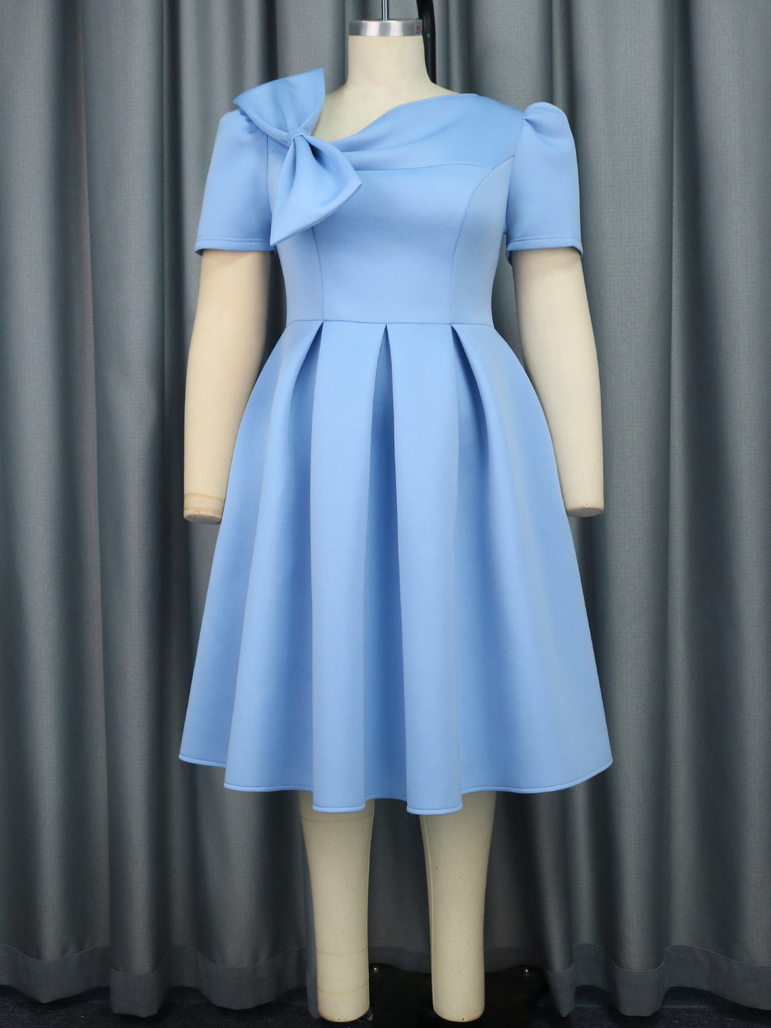 Damen A-Linien Kleid mit voluminösem Schleifenkragen Drune