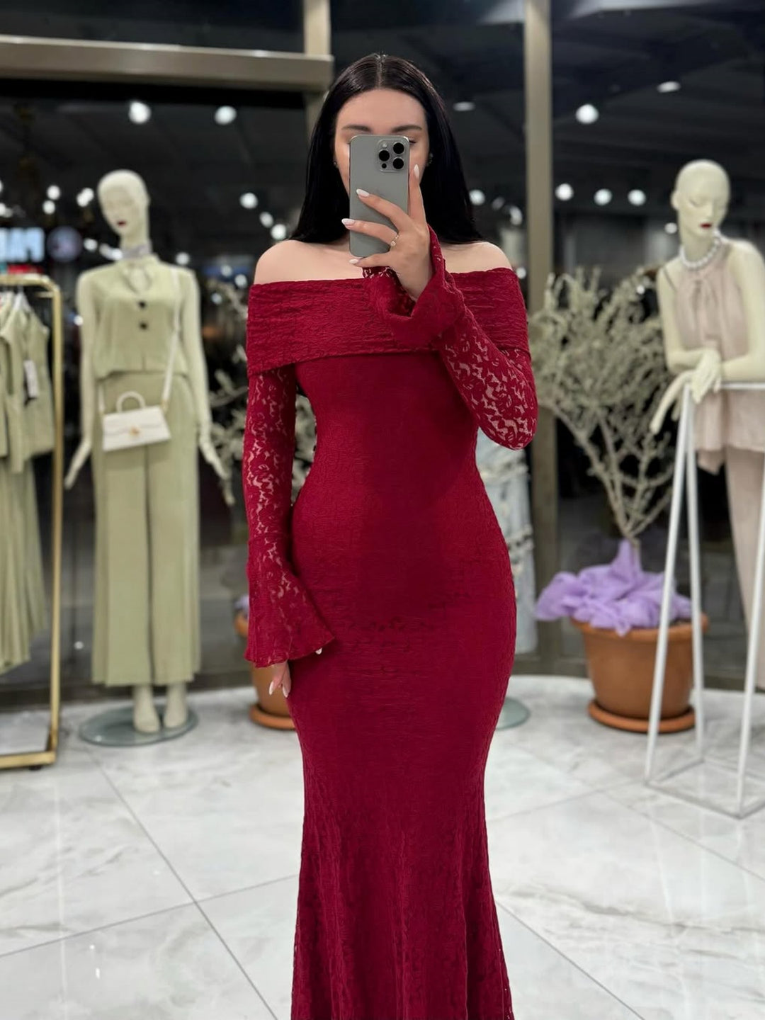 Damen Elegantes Spitzenkleid mit Off-Shoulder Design und Schößchen Drune
