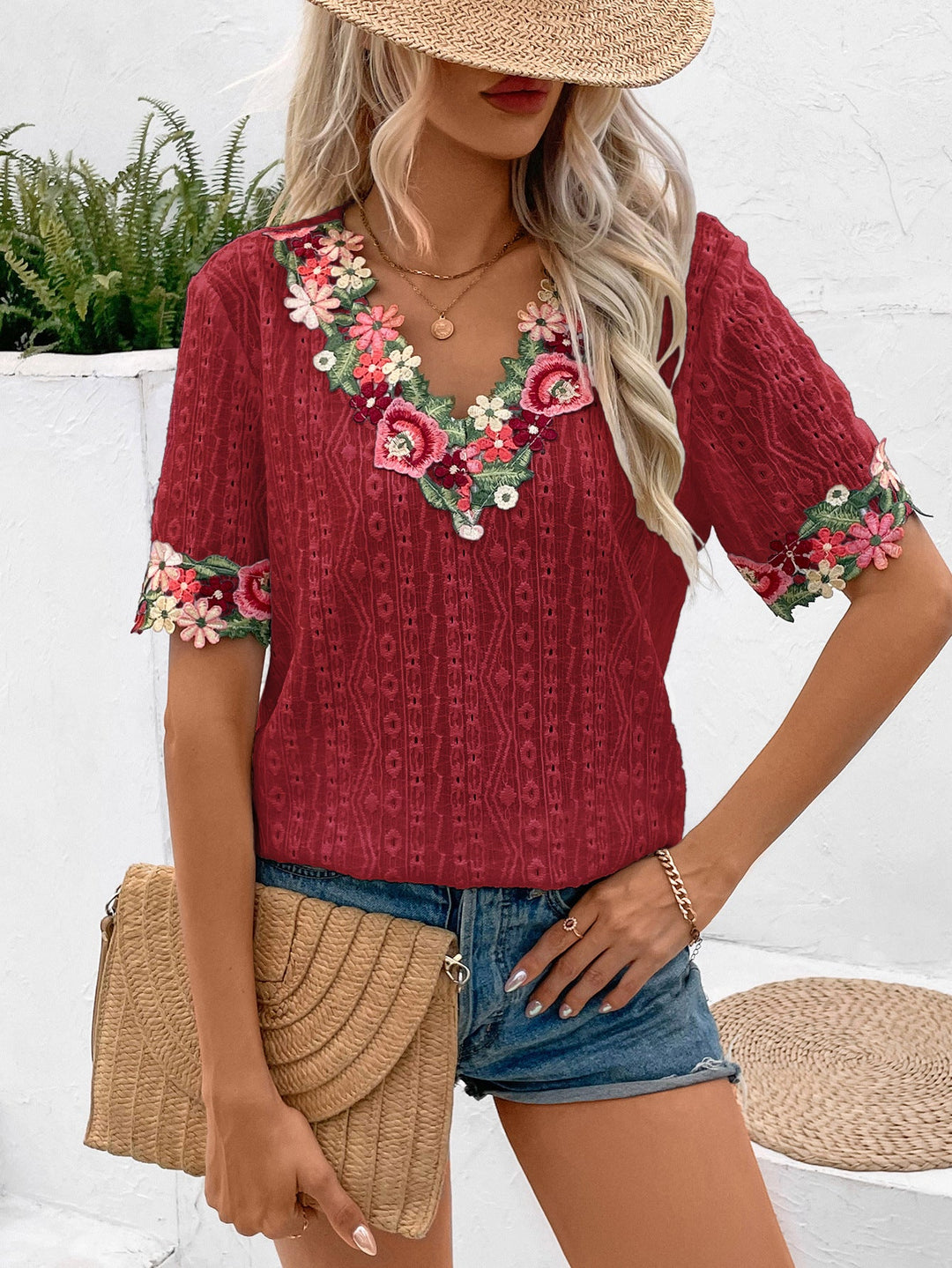 Damen Bluse mit floralen Stickereien und luftigen Ärmeln Drune