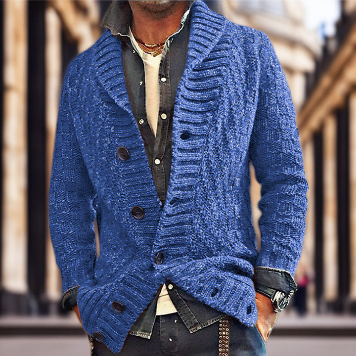 Herren Strickjacke mit modernem Zopfmuster und Knopfdetails Drune