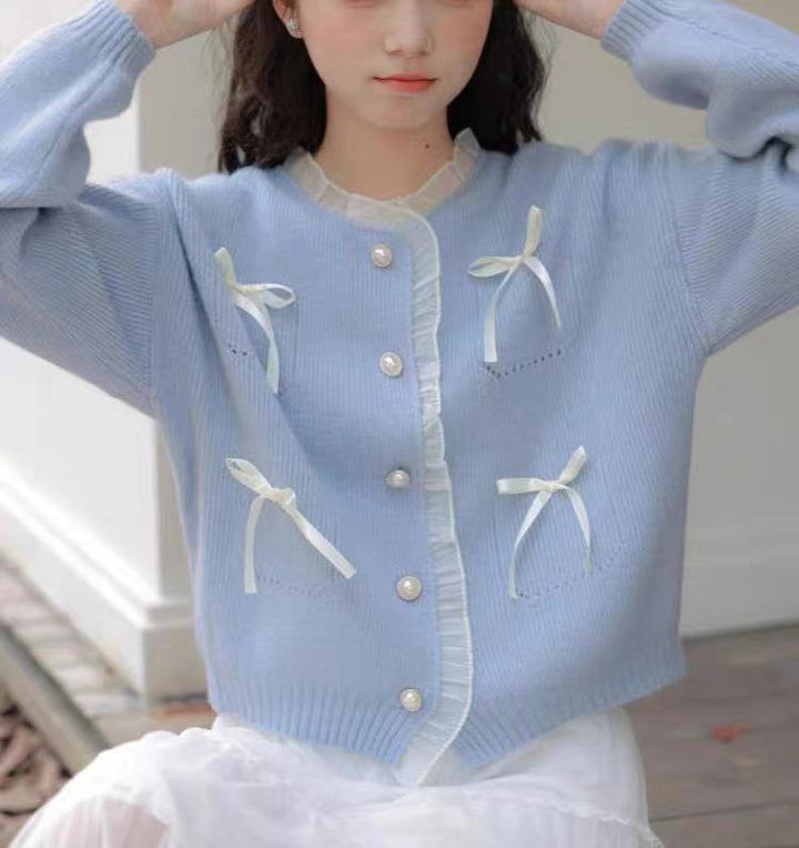 Damen Strickjacke mit verspielten Schleifen und Perlenknöpfen Drune