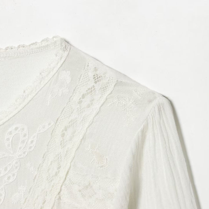Damen Leichte Stickerei‑Bluse mit Spitzenkragen, Bindeband‑Taillierung und Knopfleiste Drune