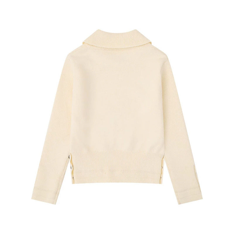 Damen Feinstrick-Polo-Pullover mit Zopfmuster, Zierknopfbesatz und taillierter Passform Drune