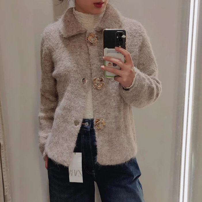 Damen nan kurz geschnittene Bouclé-Jacke mit dekorativen Blumenknöpfen und rundem Umlegekragen Drune