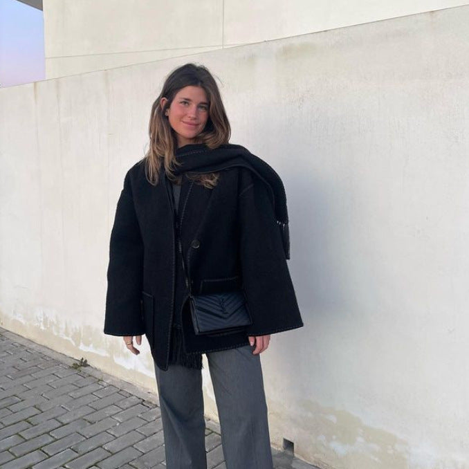Damen Kuschelige Fleecejacke mit eleganten Fransen und Knopfdetail Drune