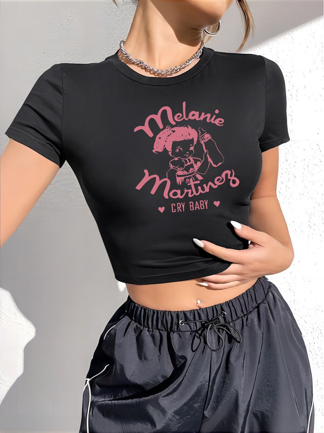 Damen Crop-T-Shirt mit kreativem Augenmotiv und Tourdruck Drune