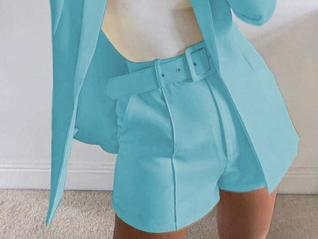 Damen Zweiteiliges maßgeschneidertes Blazer‑Set mit hochtaillierten Shorts und Gürtel Drune