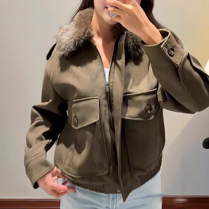 Damen Pilotjacke aus Veloursimitat mit abnehmbarem Webpelzkragen und aufgesetzten Pattentaschen Drune