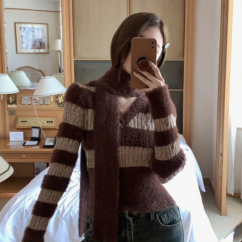 Damen weicher V-Pullover mit gestreiftem Design und dazugehörigem Schal Drune