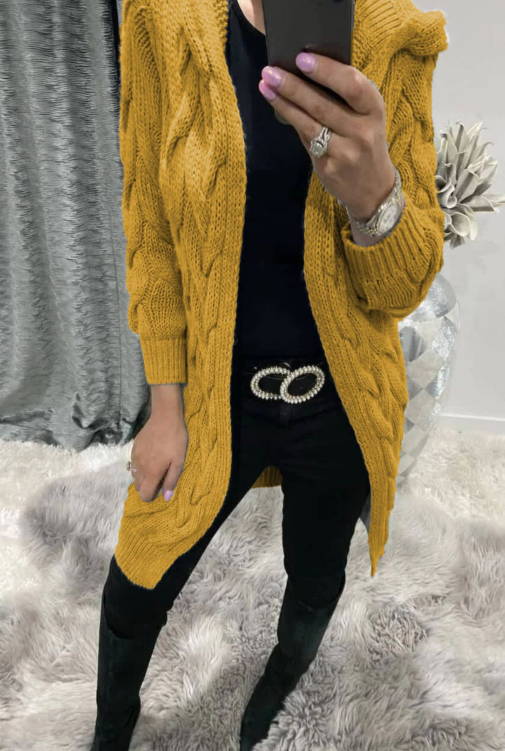 Damen Strickjacke mit tiefen Taschen und kunstvollem Zopfdesign Drune