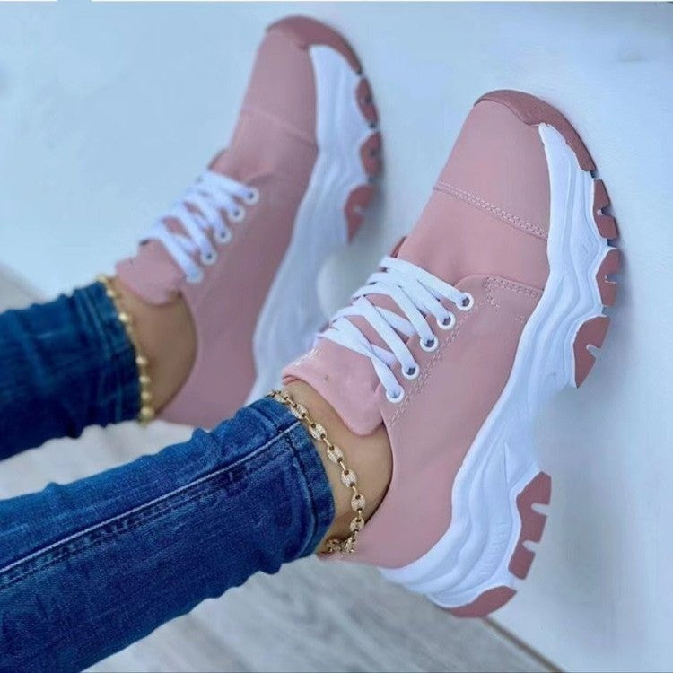Damen Plateau-Sneaker mit markanter Profilsohle und Kontrastnähten Drune