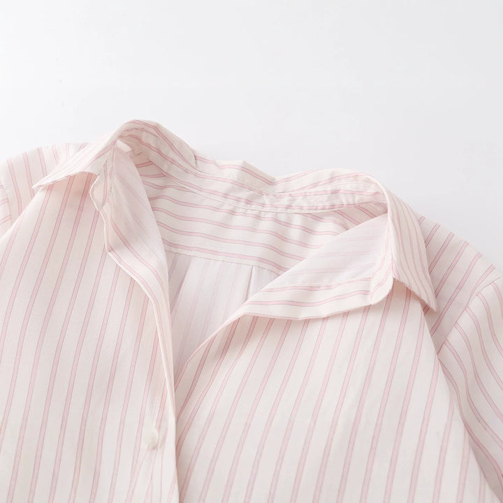 Damen Locker sitzende Hemdbluse mit tiefem V-Ausschnitt und verlängertem Rückensaum Drune