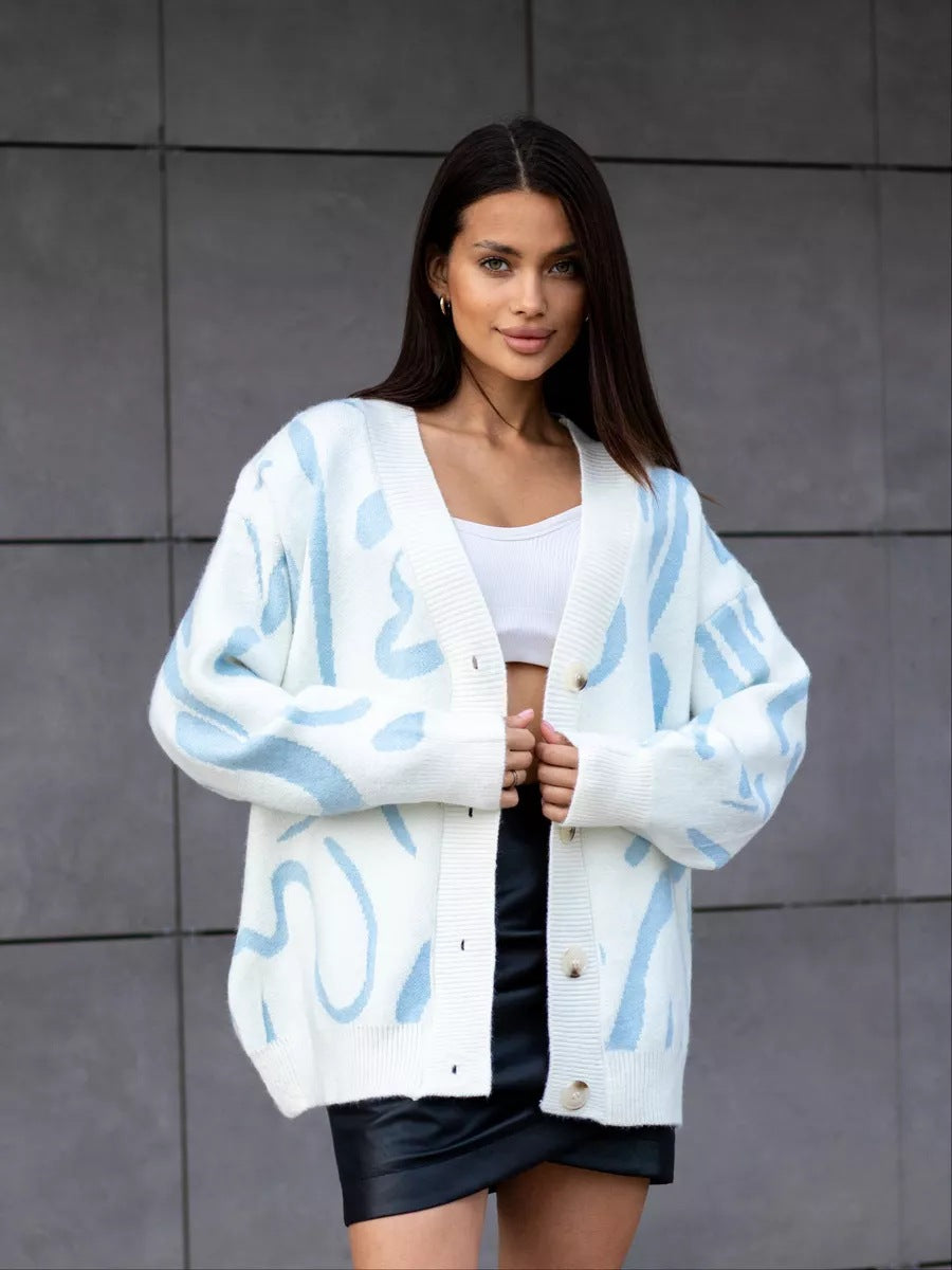 Damen Strickjacke mit modernem Muster und eleganten Knöpfen