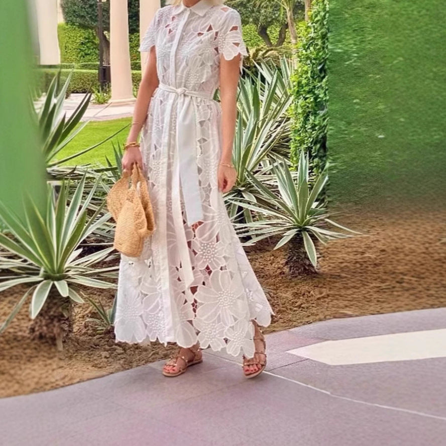 Damen nan langes Spitzenkleid mit Hemdblusenkragen, floraler ausgeschnittener Spitze und Bindegürtel Drune
