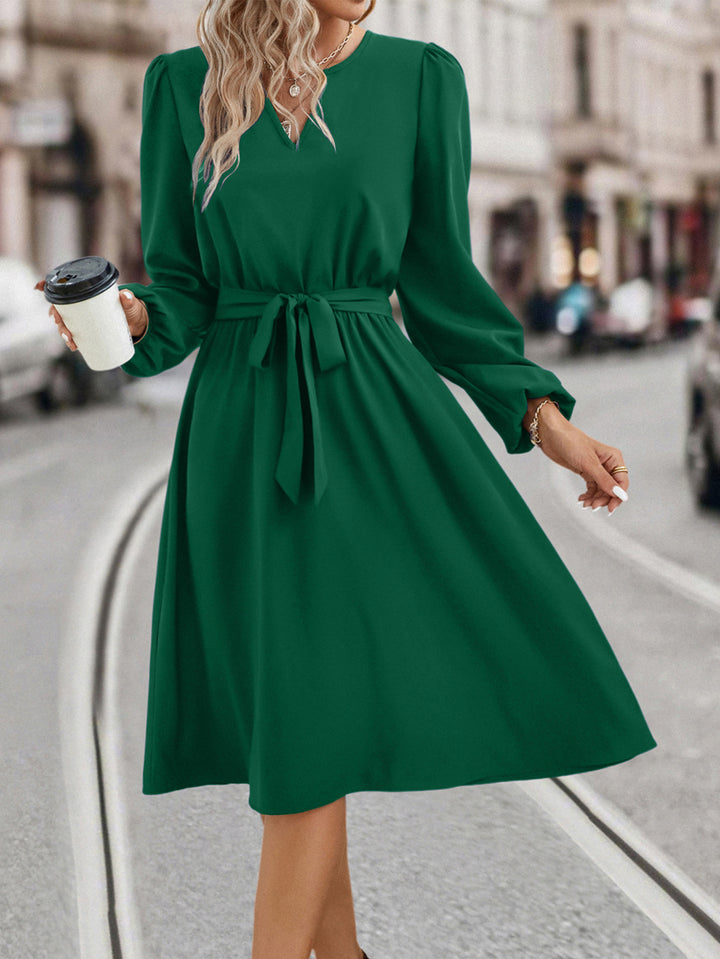 Damen Kleid mit V-Ausschnitt, Taillengürtel und eleganten langen Ärmeln Drune