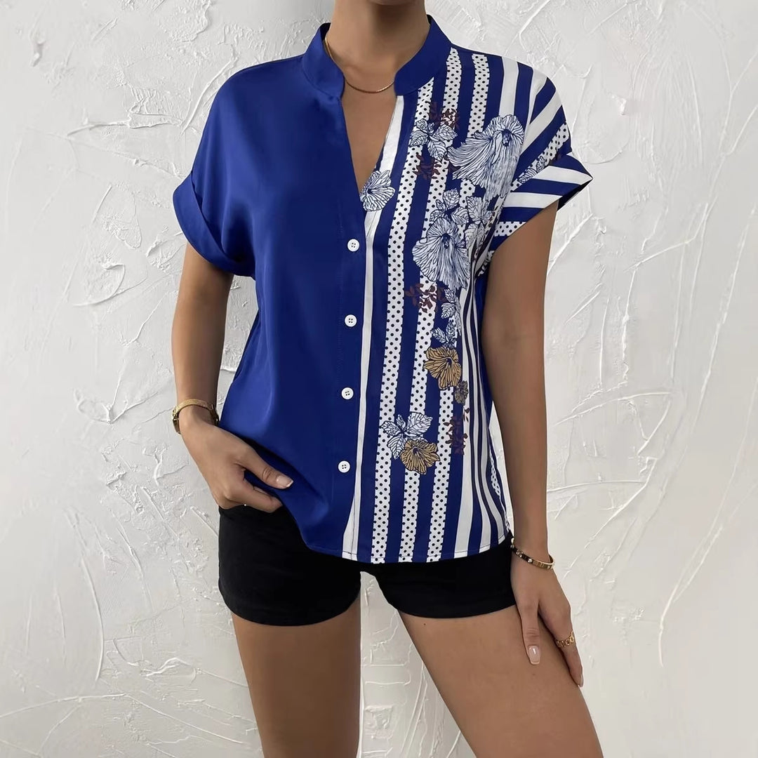 Damen Kurzarmbluse mit Stehkragen und asymmetrischem Streifen‑Blumenprint Drune
