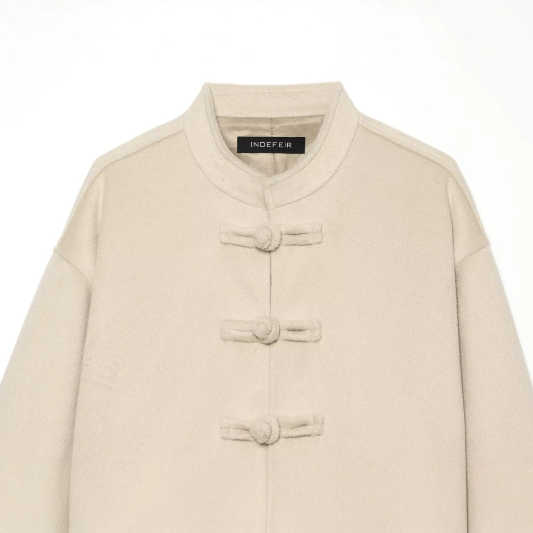 Damen Kurze Teddyjacke mit Mandarinkragen und dekorativen Knotenverschlüssen Drune