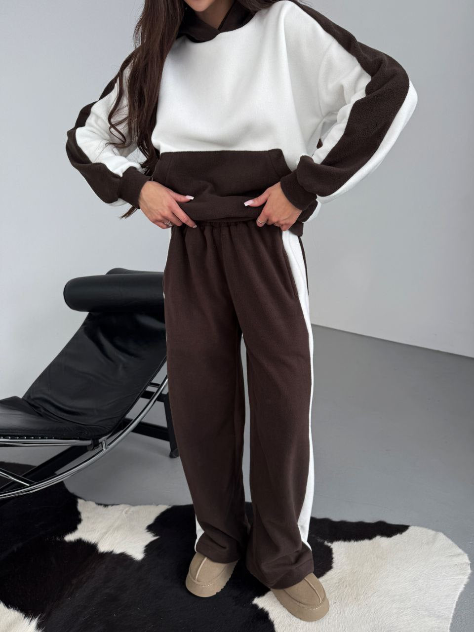 Damen kuscheliger Fleece-Sportanzug mit hohem Hals und seitlichen Streifen Drune