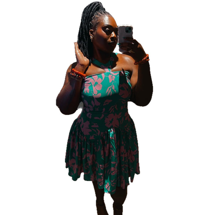 Damen Sommerliches Kleid mit hübschen Blumenmuster und tailliertem Design Drune