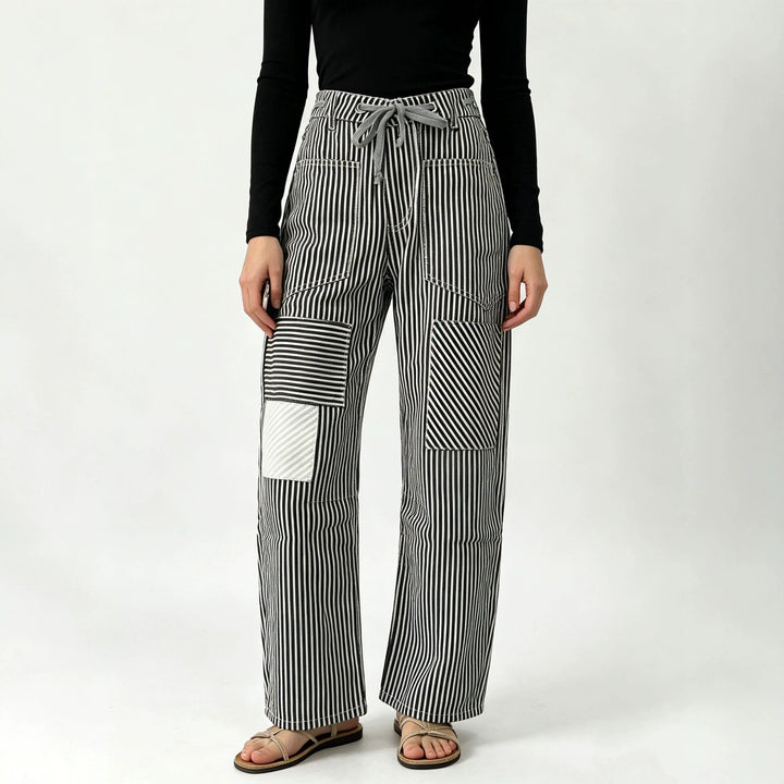Damen nan High‑Waist Relaxed‑Hose mit vertikalem Streifenmuster, aufgesetzten Knie‑Patches und Kordelzug Drune