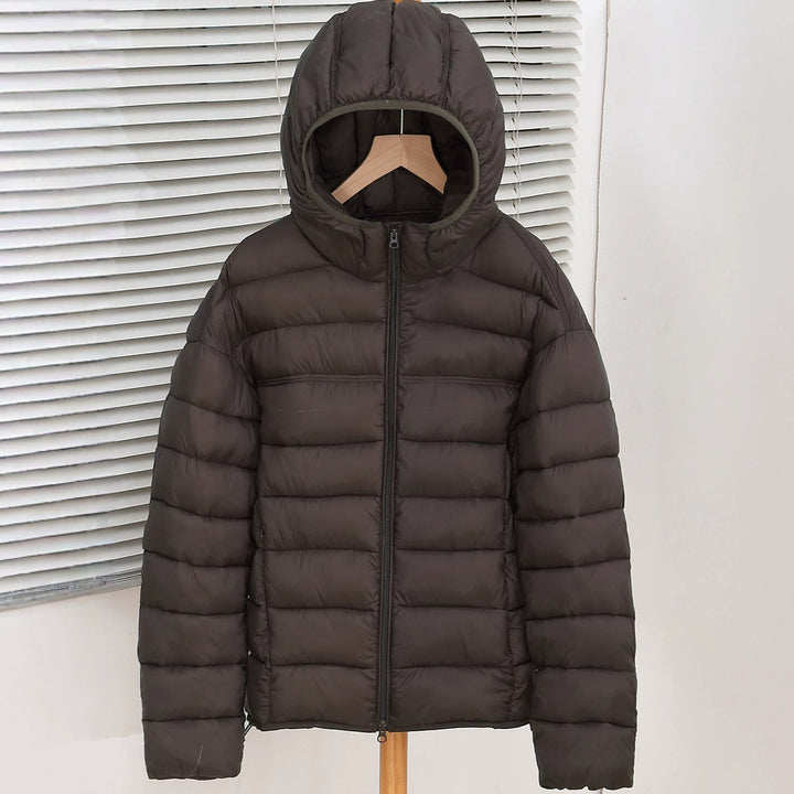 Damen Leichte Kapuzen‑Pufferjacke mit schmaler Quersteppung und ergonomischer Kapuze Drune