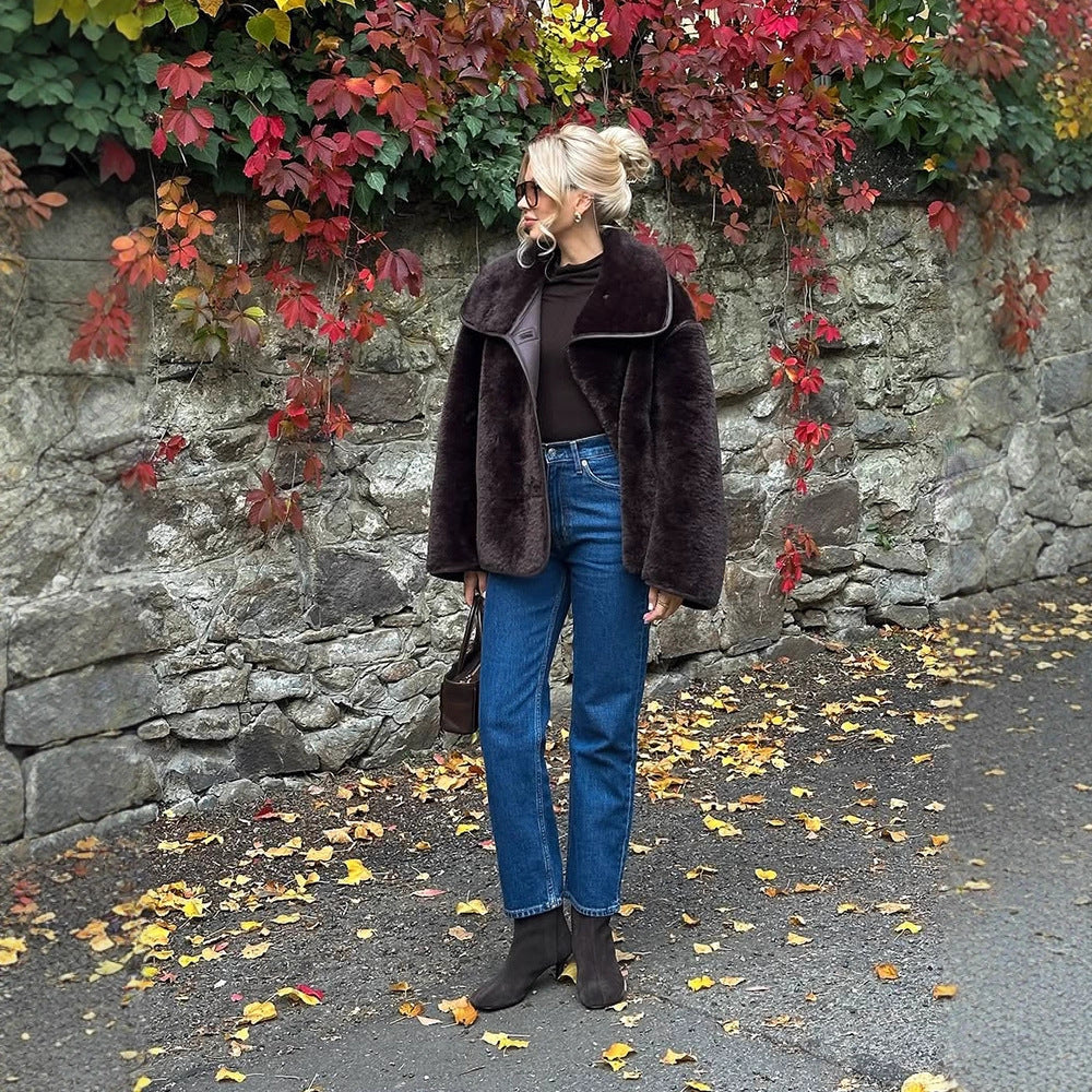 Damen Boxy-Fauxfur-Jacke mit voluminösem Schalkragen und kastiger Silhouette Drune