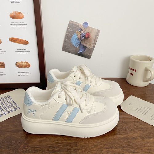 Damen Plattform-Sneaker mit verspielten Design-Details und bequemer Dämpfung Drune