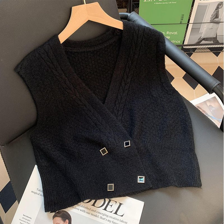 Damen Strickweste mit modernem Zopfmuster und eleganten Knopfdetails Drune