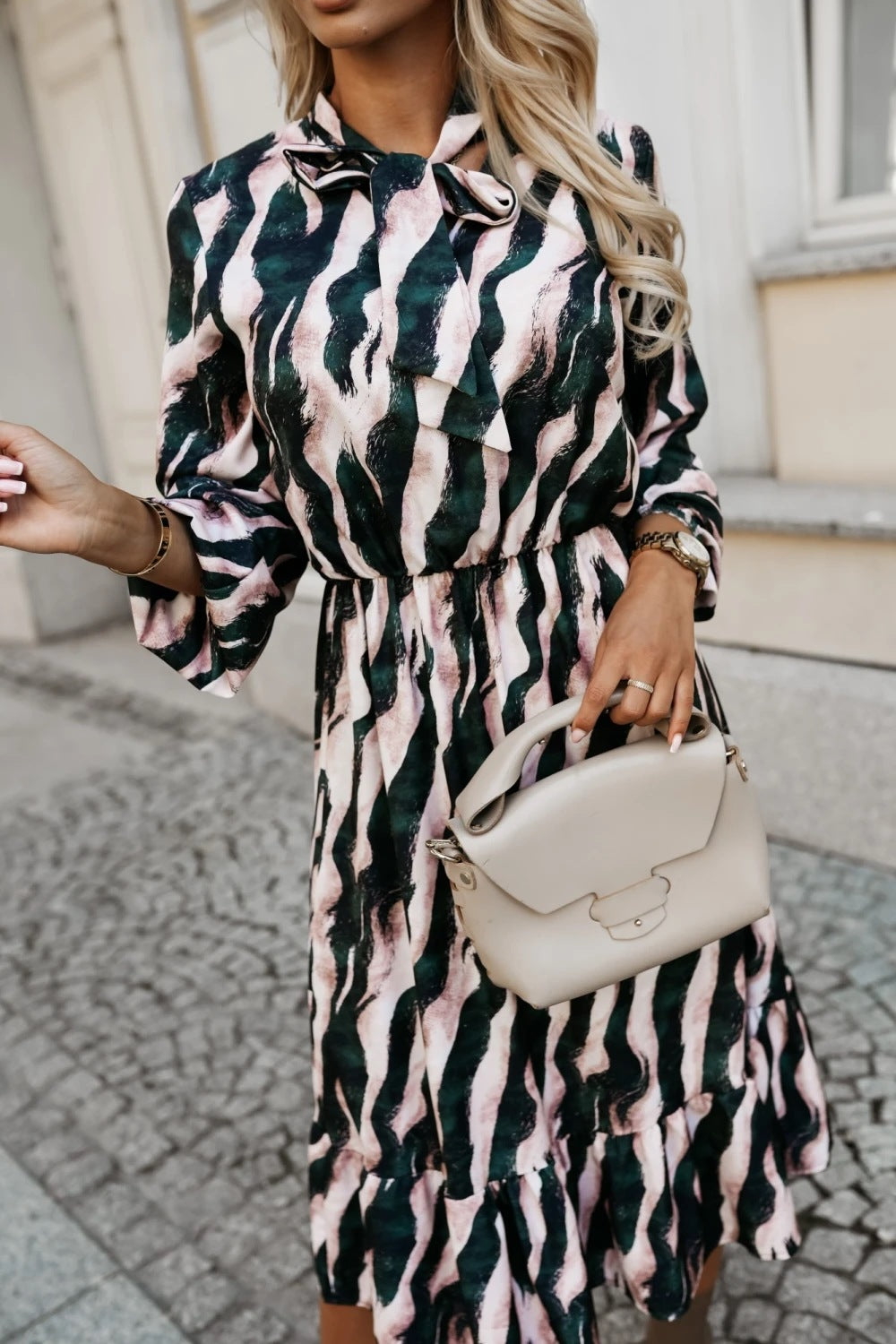 Damen Midi-Kleid mit fließendem Schnitt und Raffungen Drune