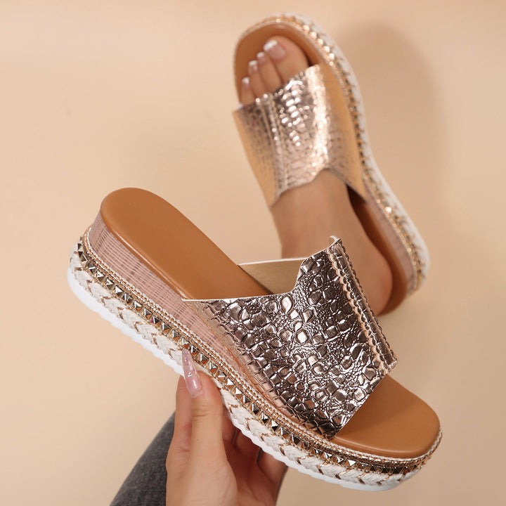Damen Wedge-Pantoletten mit modernem Kroko-Design und eleganter Schnallenverzierung Drune