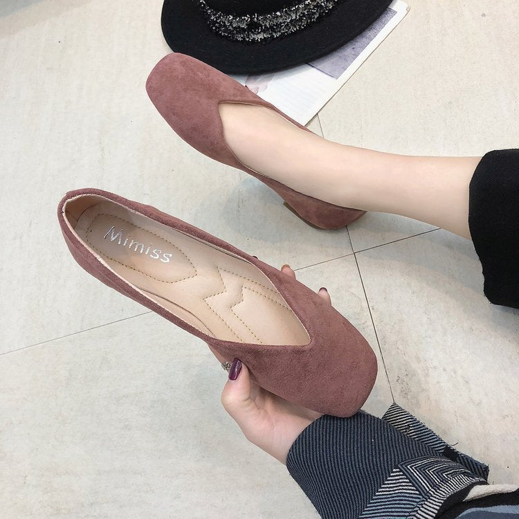 Damen Ballerinas aus Veloursleder mit elegantem V-Ausschnitt Drune