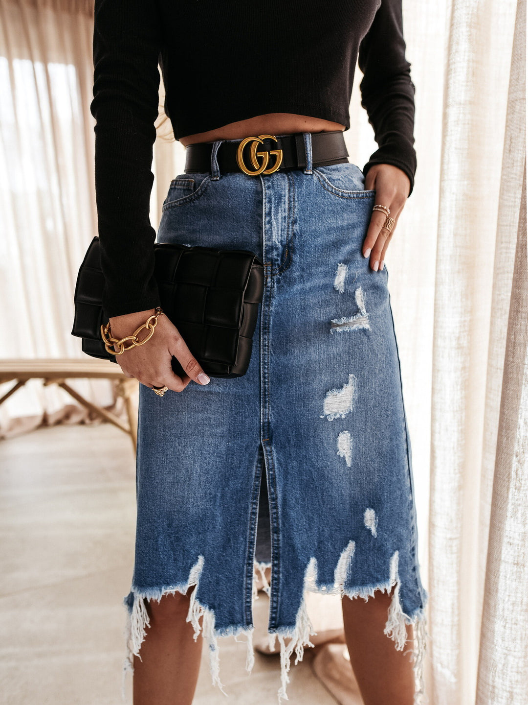 Damen nan taillierter Destroyed-Denim-Midirock mit Fransenbesatz, Frontschlitz und Gürtelschlaufen Drune