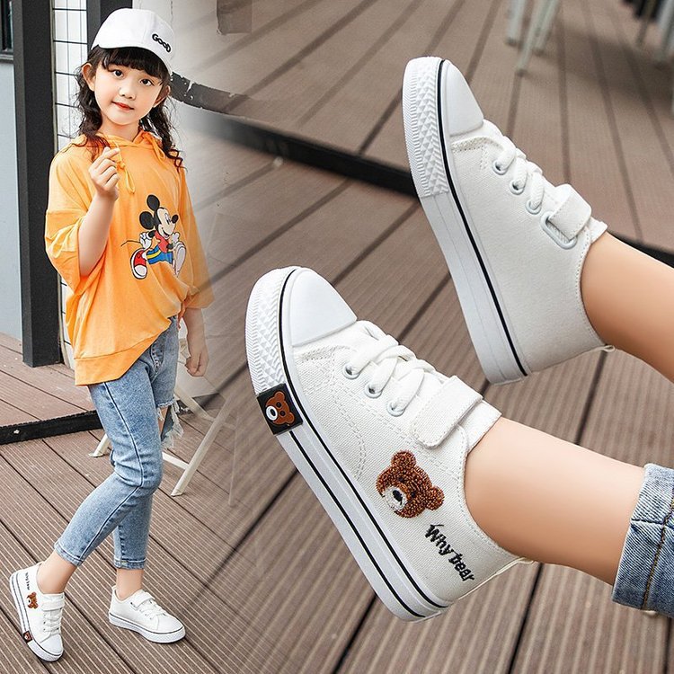 Kindersneaker mit stylischem Klettverschluss