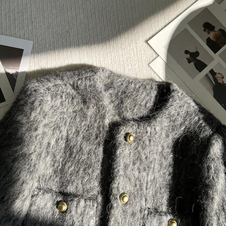 Damen luxuriöse Strickjacke mit goldenen Knopfdetails Drune