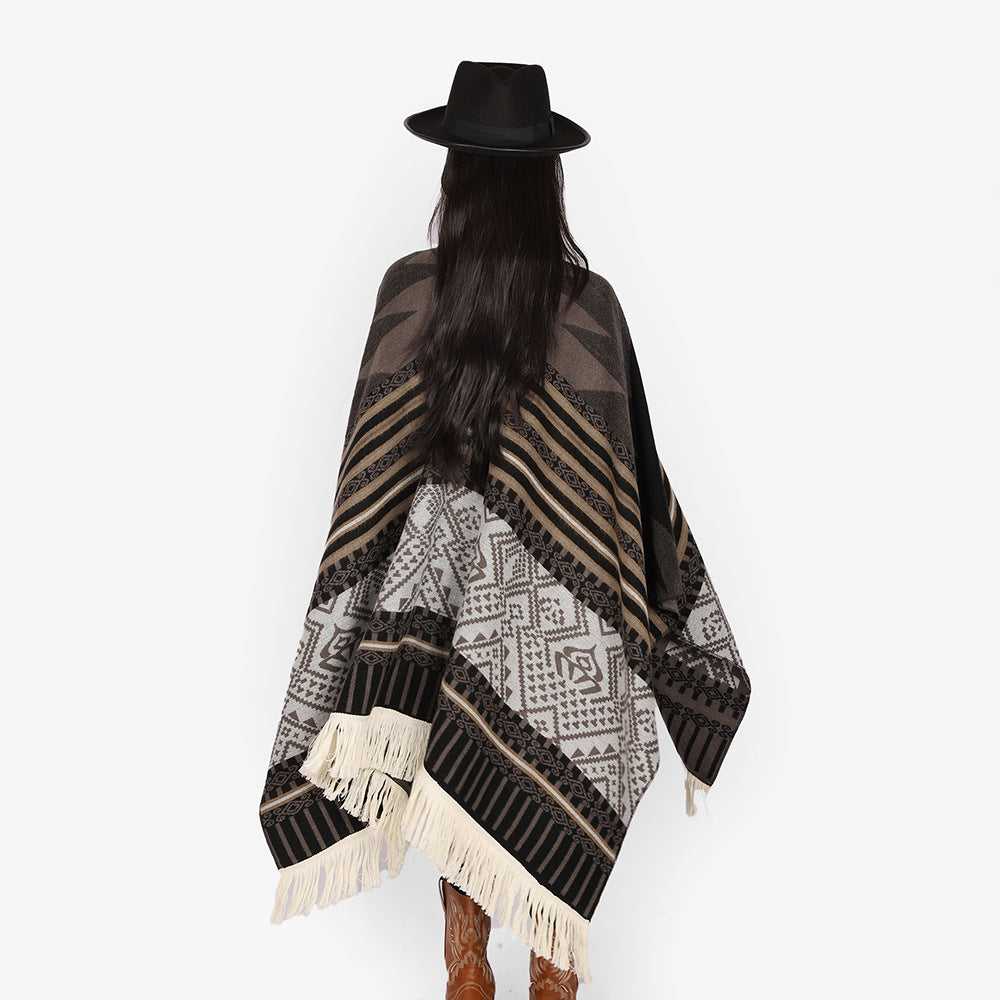 Damen Leichter Jacquard-Poncho mit Ethno-Motiv und Fransensaum Drune