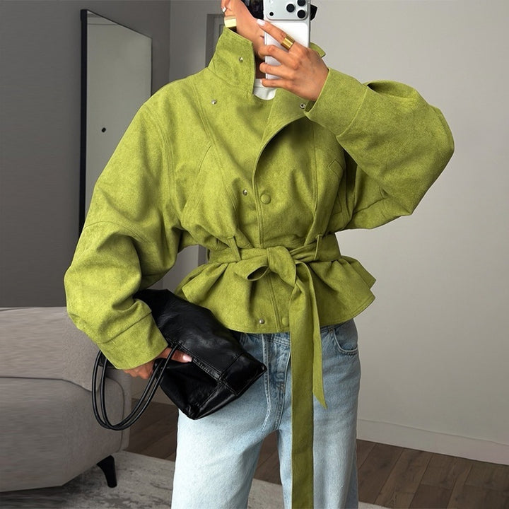 Damen Taillierte Kurzjacke im Blouson‑Stil mit Bindegürtel und Stehkragen Drune