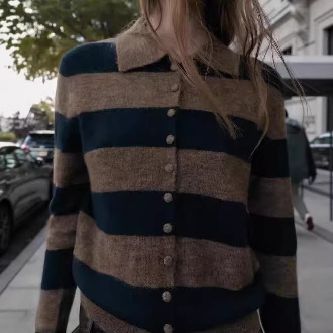 Damen Gestreifte Strickjacke mit Polokragen, Knopfleiste und kurzem Boxy‑Schnitt Drune