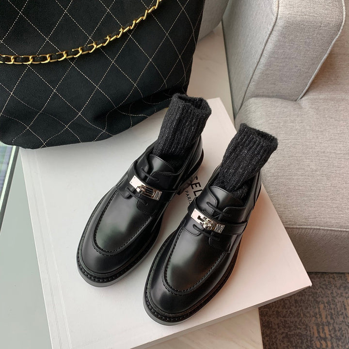 Damen Chunky‑Loafer mit profilierter Lug‑Sohle, breitem Riemen und metallischer Zierkappe Drune