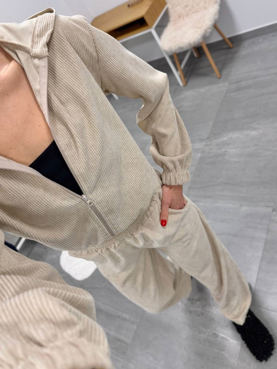 Damen weiches Cordvelours-Zweiteiler mit kurzer Kapuzenzipjacke und weiter Komforthose Drune