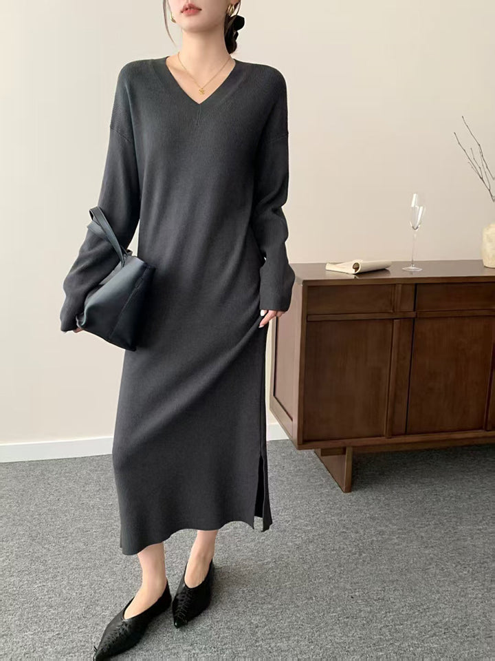 Damen Langes Feinstrick-Midikleid mit V‑Ausschnitt, Seitenschlitz und entspannter Silhouette Drune