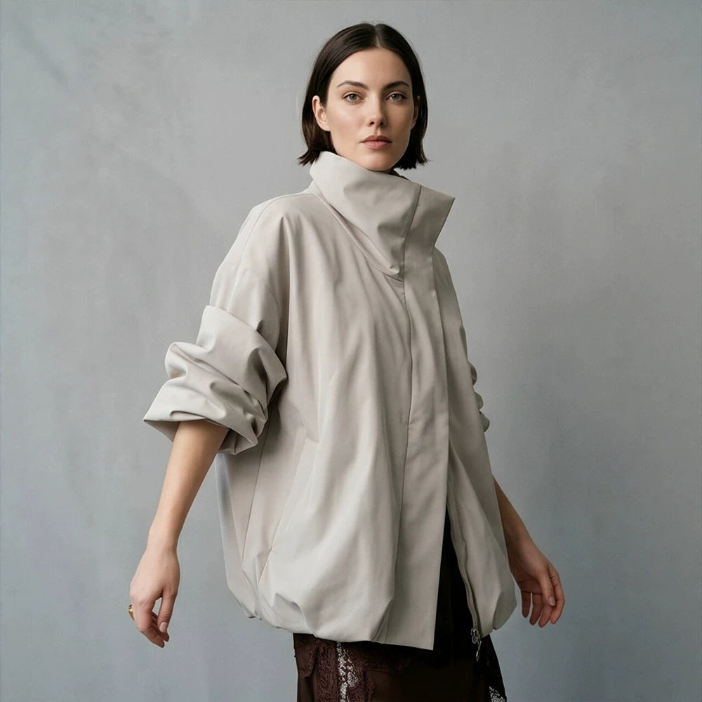 Damen Boxy-Kurzsteppjacke mit hohem asymmetrischem Stehkragen Drune