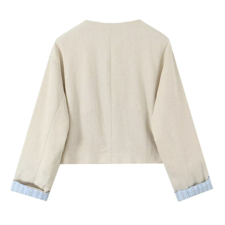 Damen nan kurze Boxy-Jacke mit rundem Ausschnitt, aufgesetzten Pattentaschen und gestreiften Manschetten Drune
