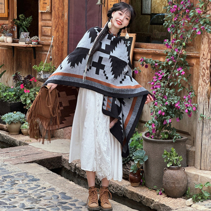 Damen Oversize-Strickcape mit Azteken‑Jacquard, V‑Ausschnitt und weichfallendem Saum Drune