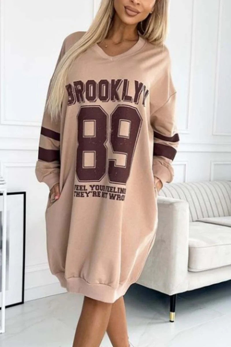 Damen Oversized Freizeitkleid im Sport-Look mit V-Ausschnitt Drune