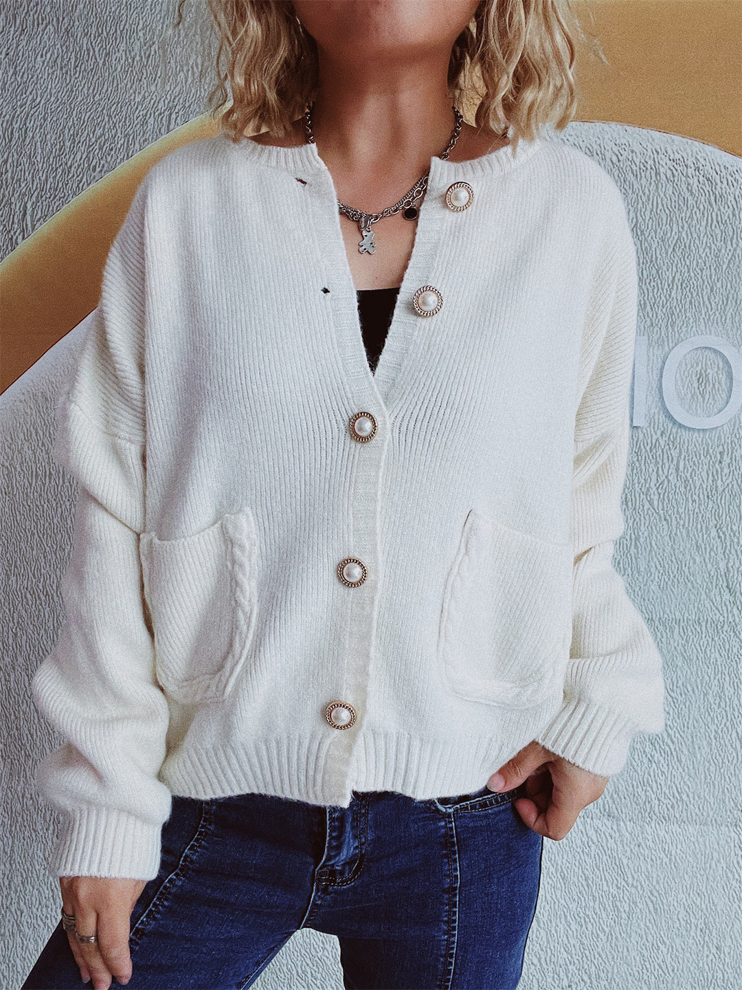 Damen gemütliche Strickjacke mit Perlenknöpfen und Taschen Drune